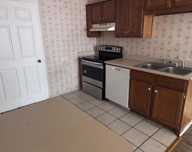 210-220 16th Street Se - Photo Thumbnail 4