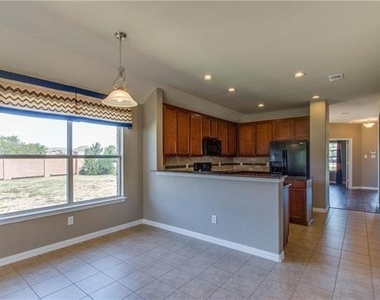 1404 Bluebird Drive - Photo Thumbnail 9