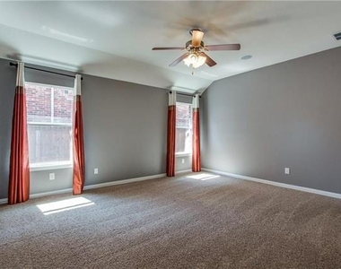 1404 Bluebird Drive - Photo Thumbnail 14