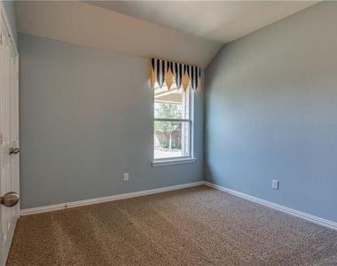 1404 Bluebird Drive - Photo Thumbnail 22