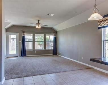 1404 Bluebird Drive - Photo Thumbnail 12