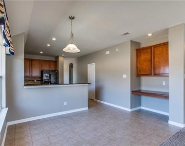 1404 Bluebird Drive - Photo Thumbnail 11