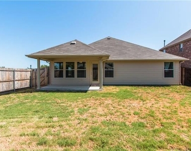 1404 Bluebird Drive - Photo Thumbnail 27