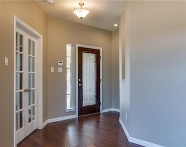 1404 Bluebird Drive - Photo Thumbnail 3