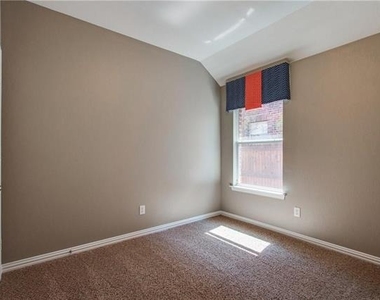 1404 Bluebird Drive - Photo Thumbnail 24