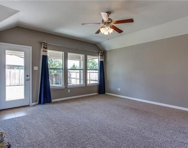 1404 Bluebird Drive - Photo Thumbnail 13