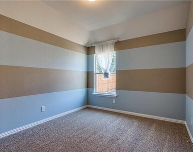 1404 Bluebird Drive - Photo Thumbnail 23