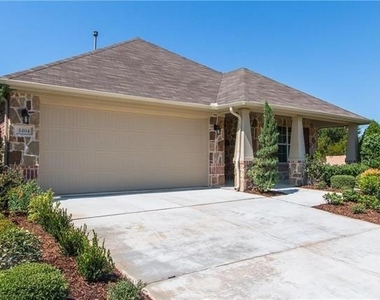 1404 Bluebird Drive - Photo Thumbnail 1