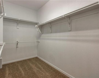 1404 Bluebird Drive - Photo Thumbnail 19