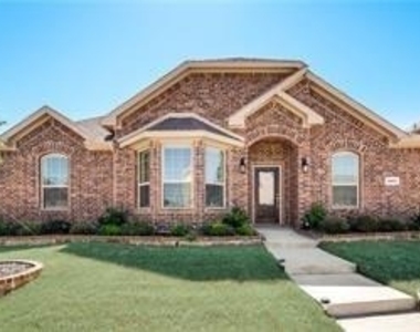 1321 Crescent Cove Drive - Photo Thumbnail 3