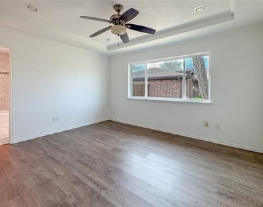 1734 Sterling Lane - Photo Thumbnail 9