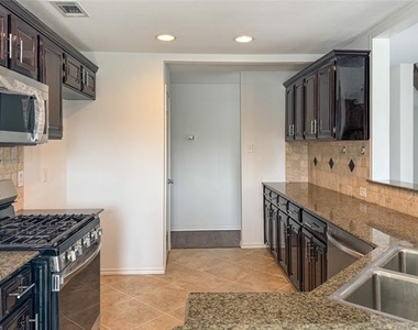 1734 Sterling Lane - Photo Thumbnail 6