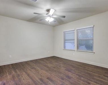 1809 Evergreen Court - Photo Thumbnail 8