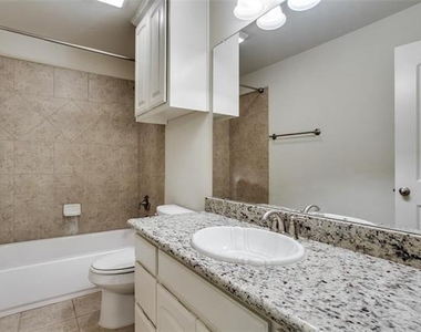 1809 Evergreen Court - Photo Thumbnail 12