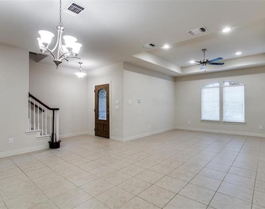 1809 Evergreen Court - Photo Thumbnail 5