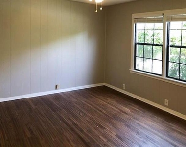 602 W 3rd Street - Photo Thumbnail 8