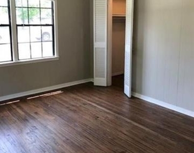 602 W 3rd Street - Photo Thumbnail 12