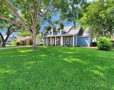 305 Main Street - Photo Thumbnail 3