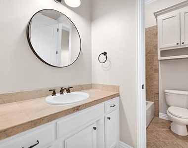 305 Main Street - Photo Thumbnail 21