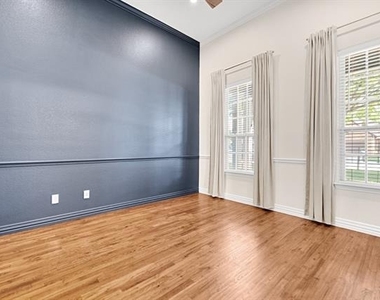 305 Main Street - Photo Thumbnail 7