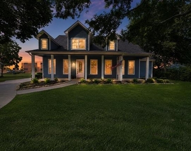 305 Main Street - Photo Thumbnail 36