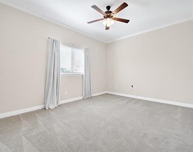 305 Main Street - Photo Thumbnail 17