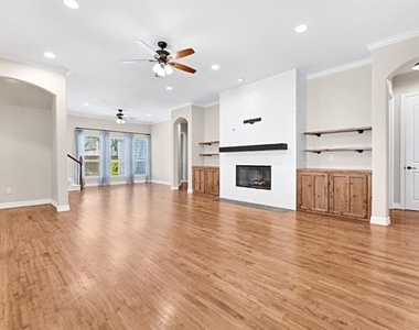 305 Main Street - Photo Thumbnail 14