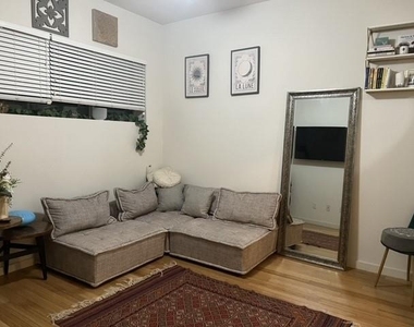 6919 Sumner Street - Photo Thumbnail 6