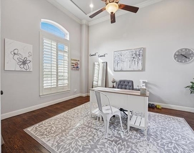 580 Butchart Drive - Photo Thumbnail 14