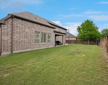 580 Butchart Drive - Photo Thumbnail 34