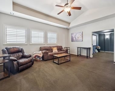 580 Butchart Drive - Photo Thumbnail 25