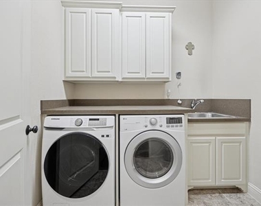 580 Butchart Drive - Photo Thumbnail 33