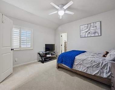 580 Butchart Drive - Photo Thumbnail 29