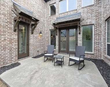 580 Butchart Drive - Photo Thumbnail 37