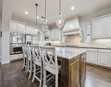 580 Butchart Drive - Photo Thumbnail 6