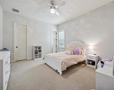 580 Butchart Drive - Photo Thumbnail 27