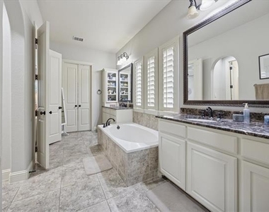 580 Butchart Drive - Photo Thumbnail 21