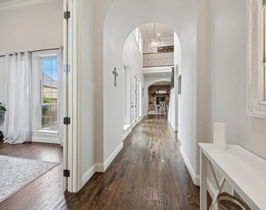 580 Butchart Drive - Photo Thumbnail 15