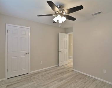 5417 Castle Road - Photo Thumbnail 12