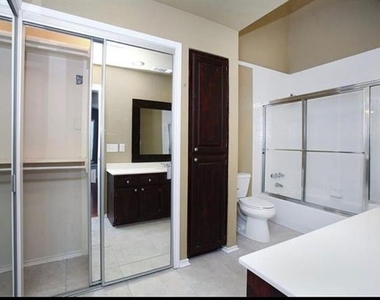 5100 Verde Valley Lane - Photo Thumbnail 8