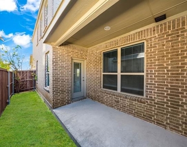 1813 Wayne Lane - Photo Thumbnail 25