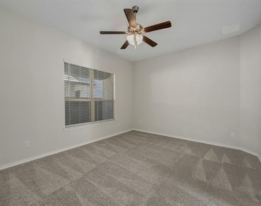 1813 Wayne Lane - Photo Thumbnail 16
