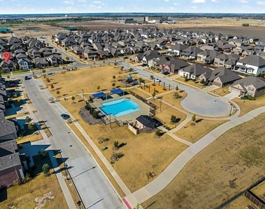 1813 Wayne Lane - Photo Thumbnail 35