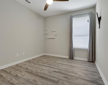 1513 Canary Lane - Photo Thumbnail 23