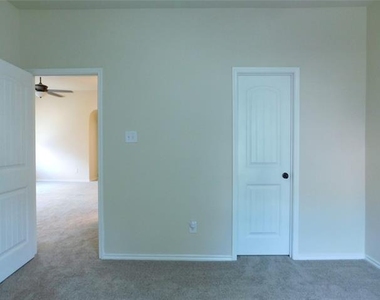 2925 Morning Star Drive - Photo Thumbnail 29
