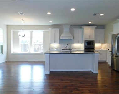 2925 Morning Star Drive - Photo Thumbnail 12