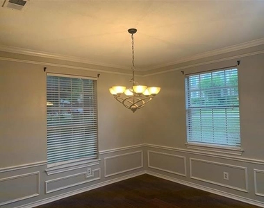7508 Crested Butte Drive - Photo Thumbnail 2