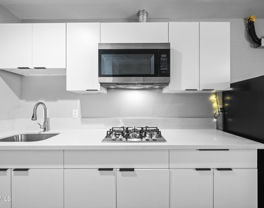 3025 N 32nd Street - Photo Thumbnail 6