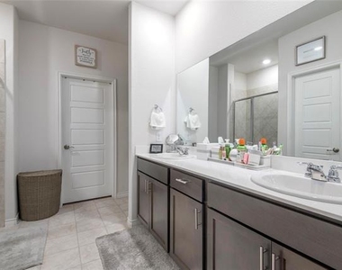 3008 Evergreen Trail - Photo Thumbnail 18