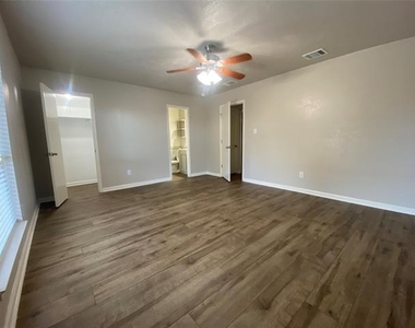 3714 Lasalle Drive - Photo Thumbnail 10